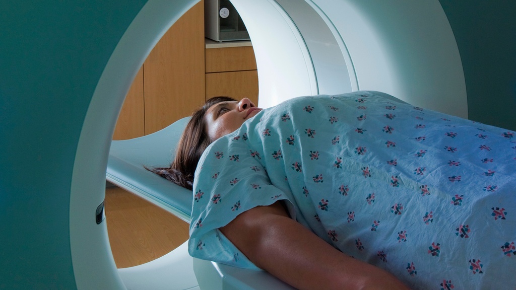 Tomografía Pelvis con Contraste